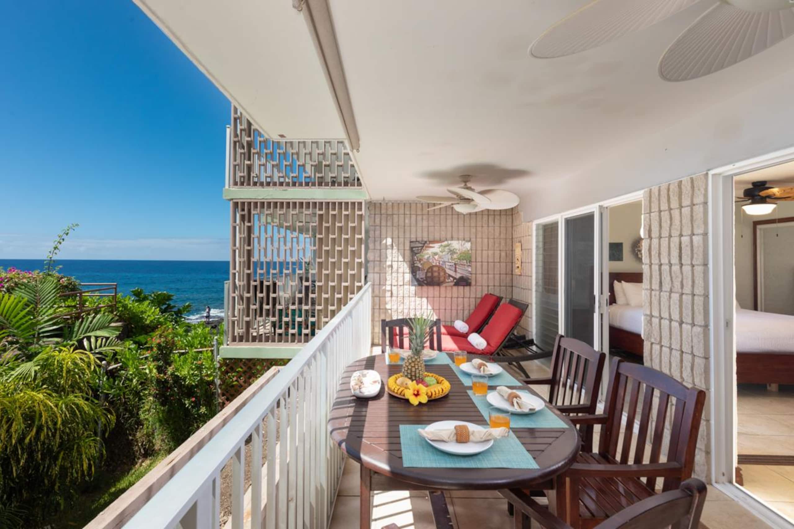 Condo in Kailua-Kona · ★4.86 · 2 bedrooms · 3 beds · 2 private baths - Image 2
