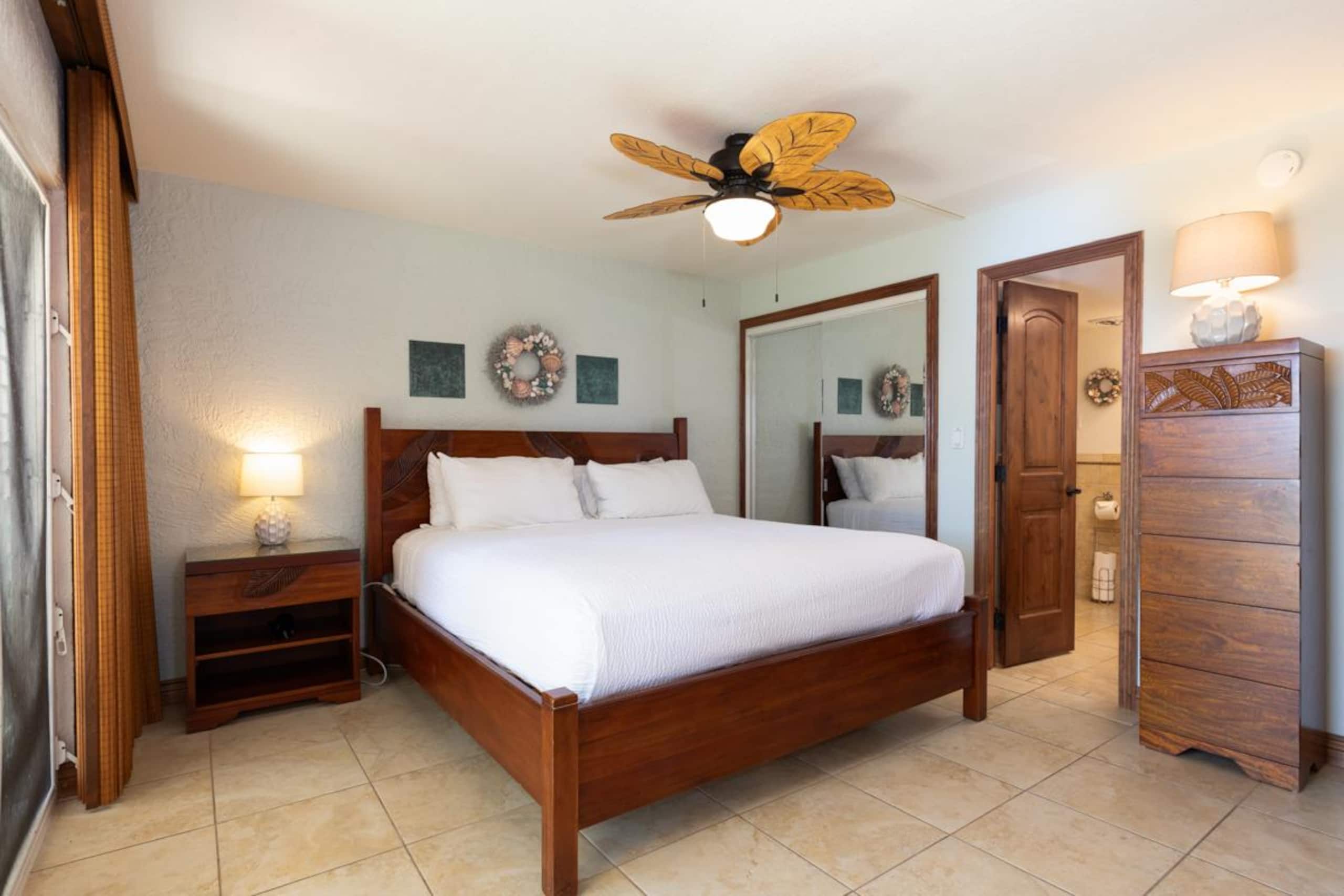 Condo in Kailua-Kona · ★4.86 · 2 bedrooms · 3 beds · 2 private baths - Image 23
