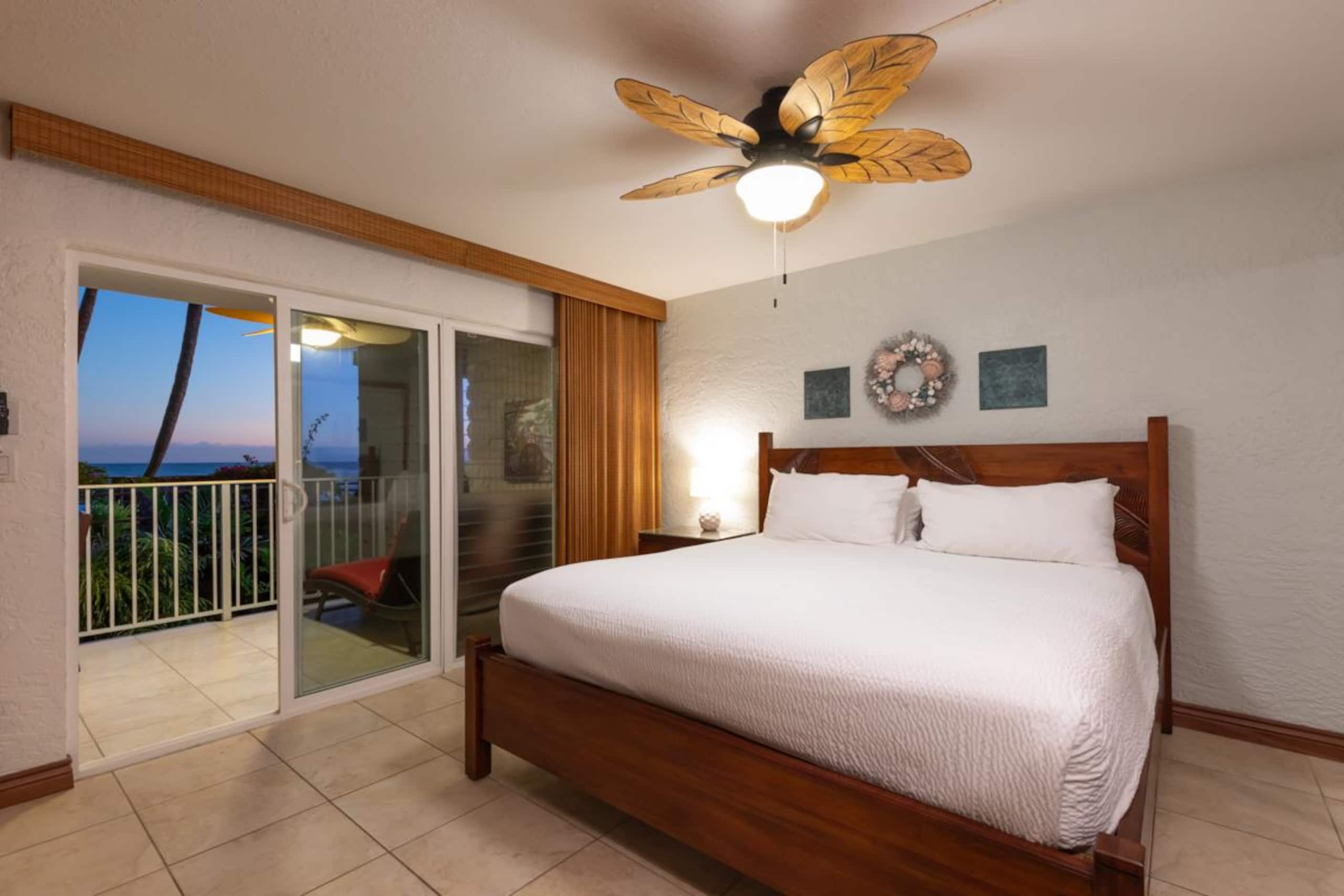 Condo in Kailua-Kona · ★4.86 · 2 bedrooms · 3 beds · 2 private baths - Image 22