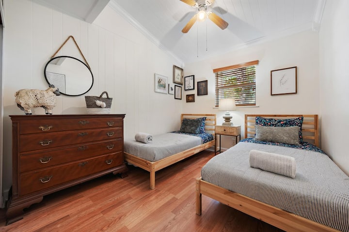 169 Carl St-7