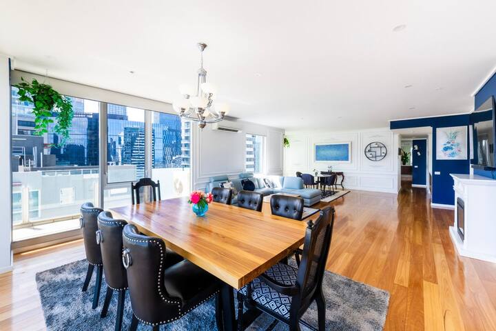 Views for Days – Luxe 4BR Stay with Pool & Hot Tub gallery image 2