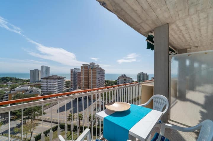 Studio Moderne Avec Une Magnifique Terrasse - Lignano Pineta