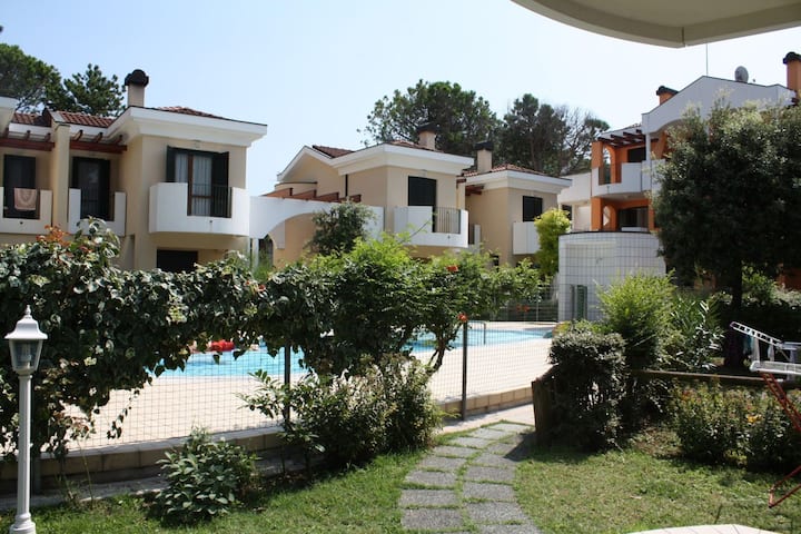 Maison De Vacances Spacieuse Dans Une Résidence Au - Caorle