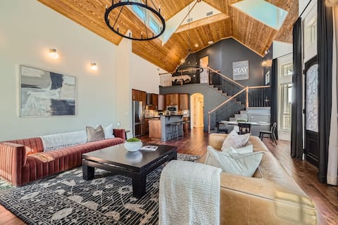 Top Airbnb: The Terra Cottage-Guest house with a pool in GTX! in Georgetown