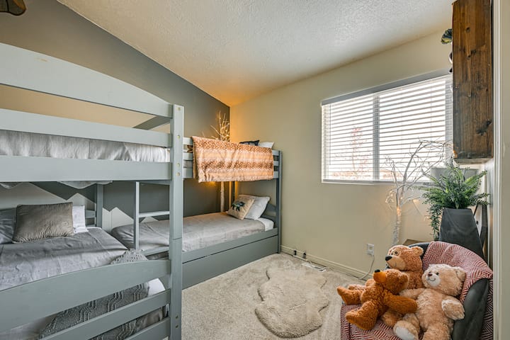 Spálňa 2 | Hlavné poschodie | Poschodová posteľ s oddelenými lôžkami | Dvojitá poschodová posteľ s oddelenými posteľami