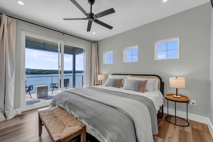 Dormitorio 2: ¡cuenta con una cama tamaño king!
