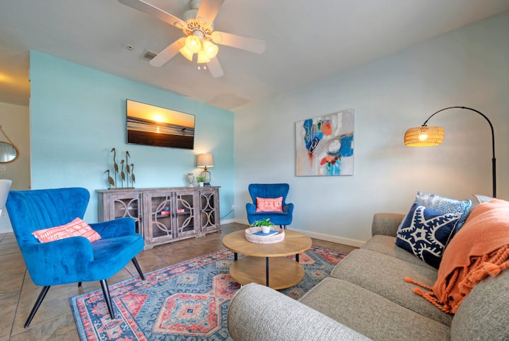 Opustite se u dnevnom boravku s TV-om i udobnim kaučem za spavanje.