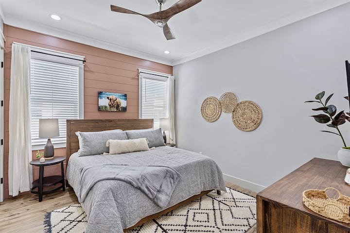 Segundo piso: suite tamaño king con baño privado