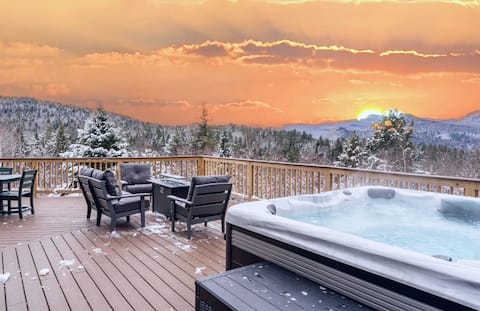 Stunning Summer Mtn Home Near Lake, Pet Friendly