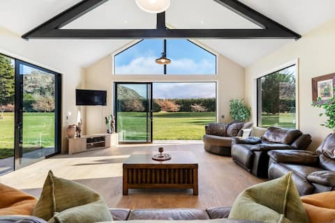 Travellers Retreat | Live The Dream