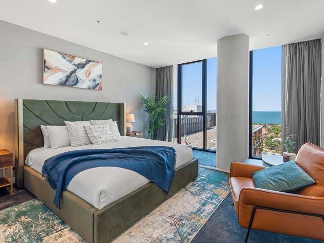 Jaw-dropping 4BD Penthouse in Beachside Resort gallery image 4