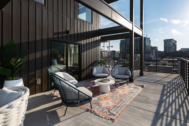 Loftline Social – 8BR | 6BA | Sleeps 20