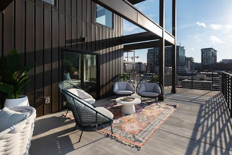 Loftline Social - 8BR | 6BA | Sleeps 20