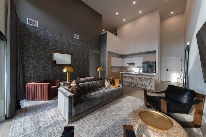 Loftline Social – 8BR | 6BA | Sleeps 20 gallery image 3