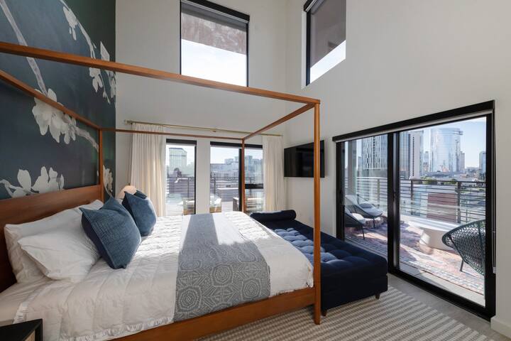 Loftline Social – 8BR | 6BA | Sleeps 20 gallery image 2