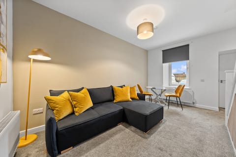 1-Bed Home in North Lanarkshire - Free Parking