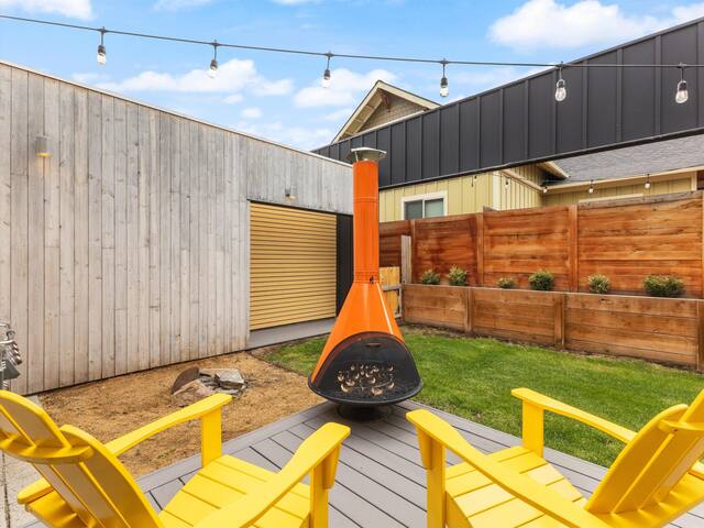 Stafford House- Modern home conveniently located i gallery image 3