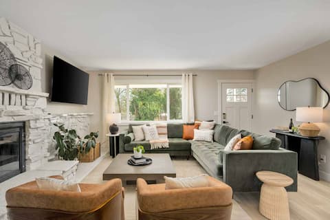 Exquisite Single Level Retreat on Half-Acre, All