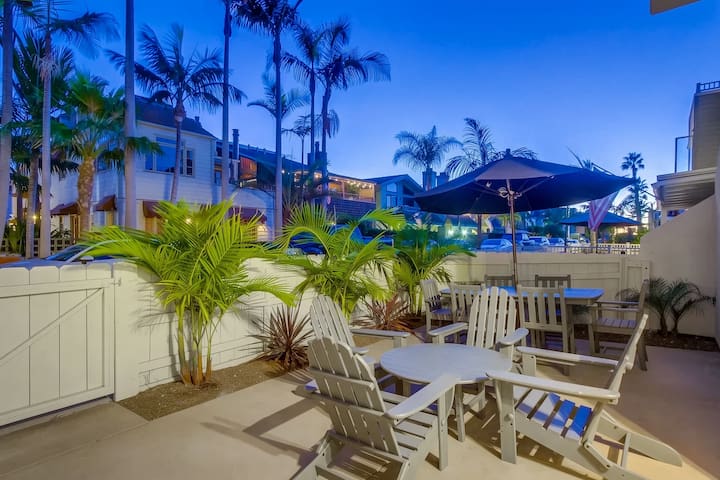 Bayside Escape | Walk to Ocean | AC & Patio