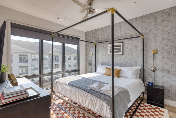 Sleeps 18 | 3 Modern Midtown Apartments, Gym+Pool gallery image 5