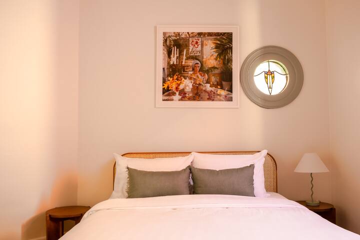 Modern 3-Bedroom House with Parking gallery image 4