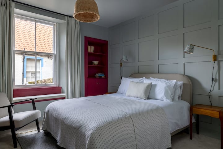 Este dormitorio está en el primer piso