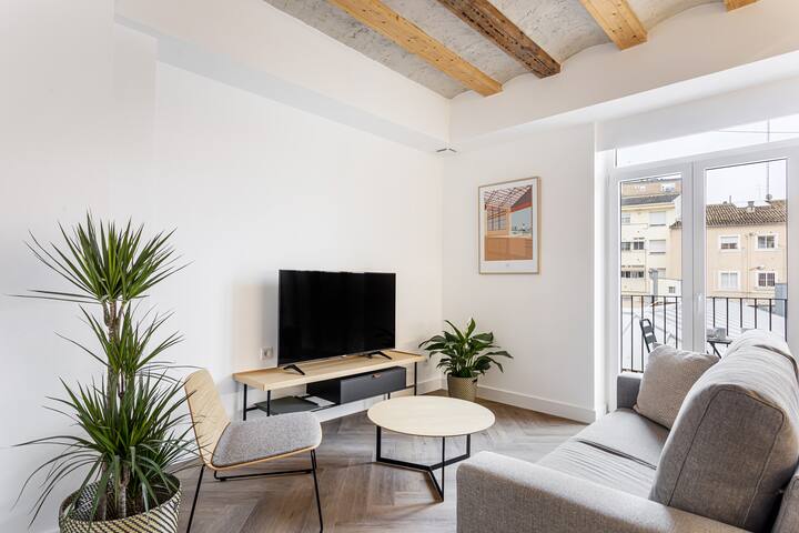 N6. Cosy Two Bedroom Apartment in City Center gallery image 5