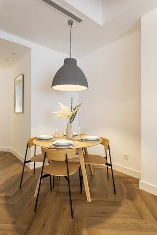 N5. Cosy Two Bedroom Apartment in City Center. gallery image 4