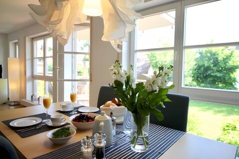 Leistungsstarkes Airbnb: Comfort apartment by the lake in Bodman Ludwigshafen