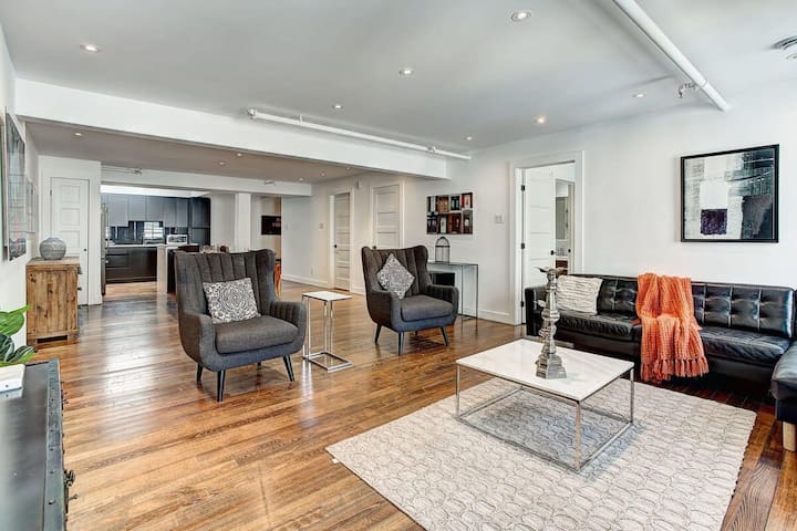 Old Montreal 2BD- 2BA|Free Parking