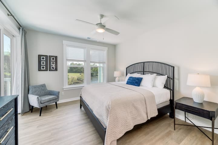 King En Suite გემბანზე წვდომითა და წყლის ხედებით