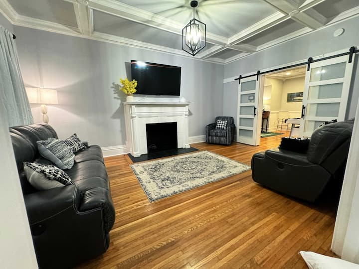 The Park House  A 5 Bedroom Retreat W/game Room & - ハンティントン, WV