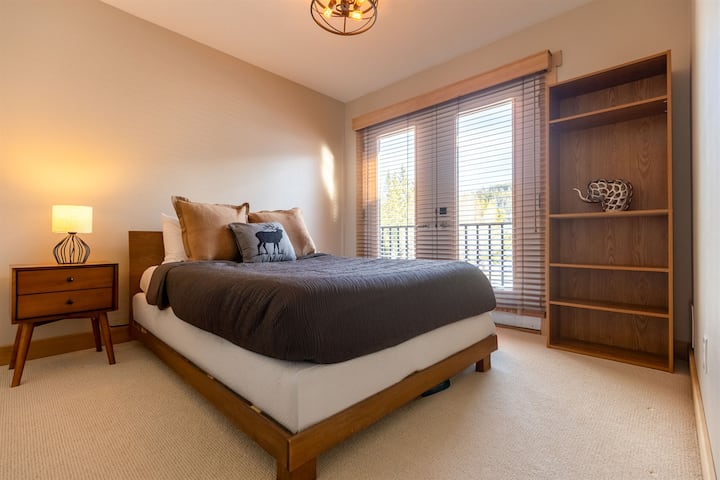 Manželská posteľ l Hlavné poschodie