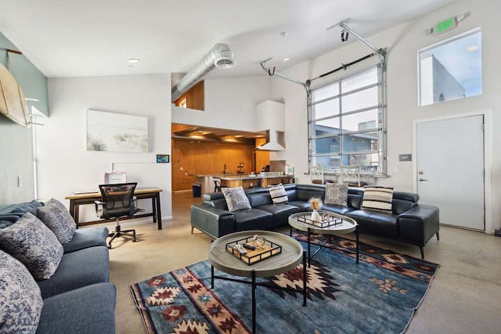 Resort Perks: 17-bed Surf lof.t private deck