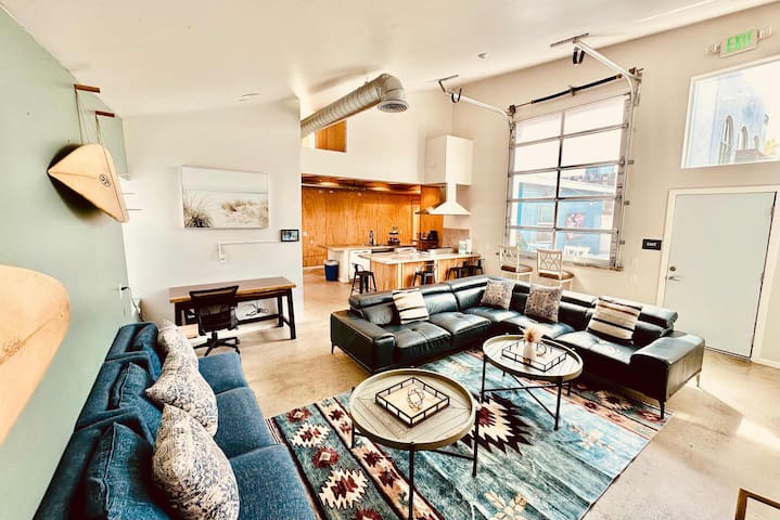 Resort Perks: 17-bed Surf lof.t private deck