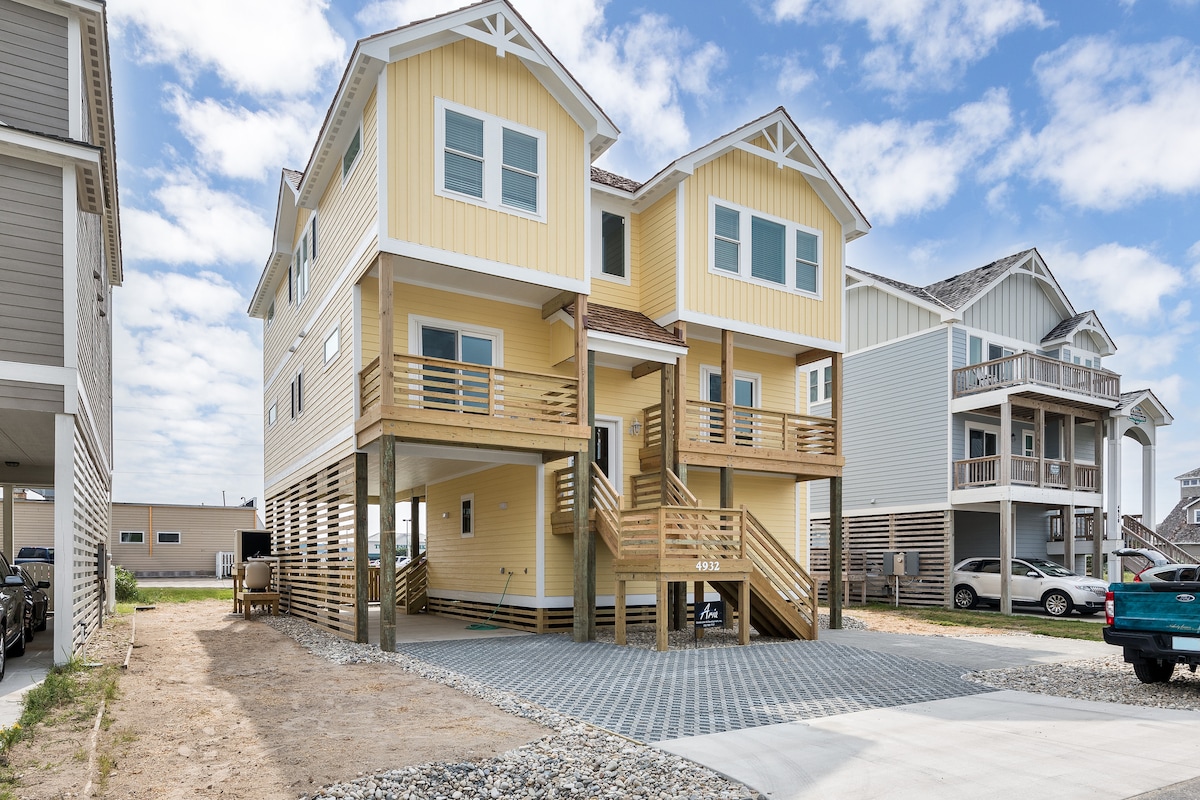 Walk to Beach | Pool, Elevator, Sleeps 18
