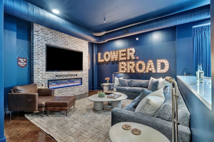 Nashville Lower Broadway Suite 4BR by Maddox Hotel gallery image 2