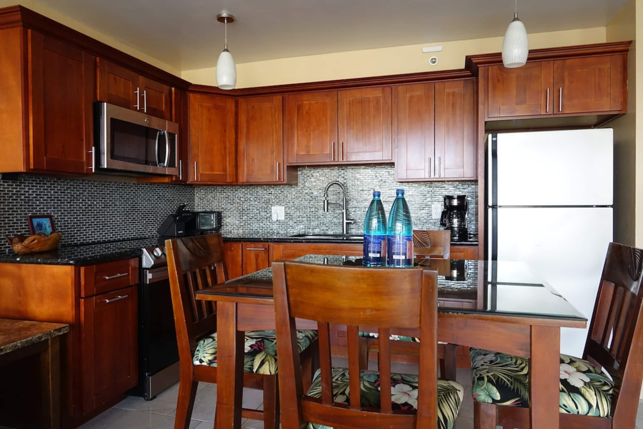Hale Nalu Suite Waikiki - Image 14