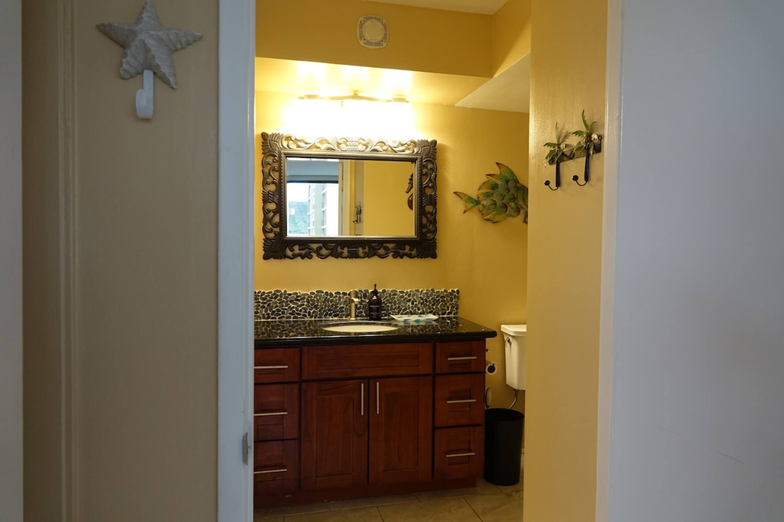 Hale Nalu Suite Waikiki - Image 18