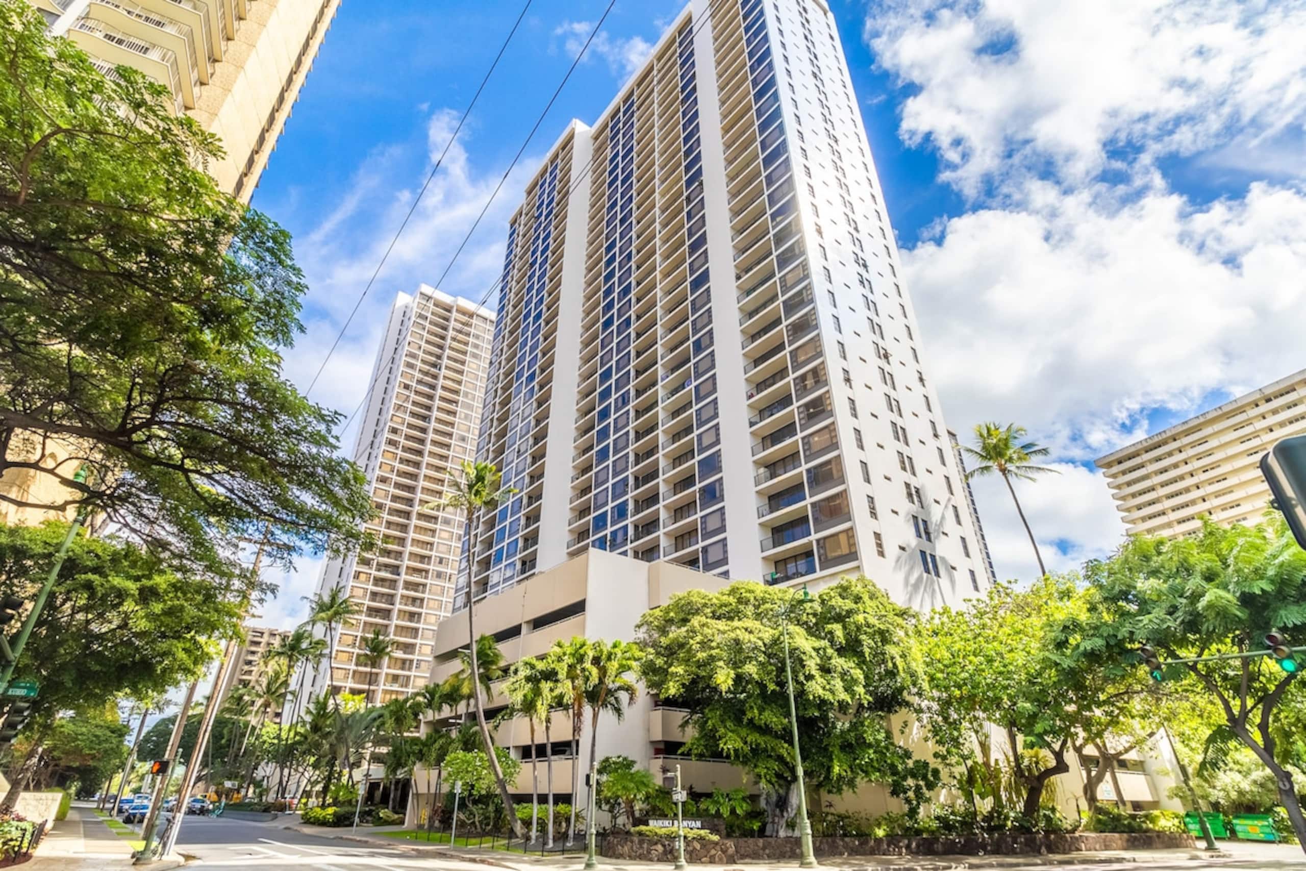 Hale Nalu Suite Waikiki - Image 21