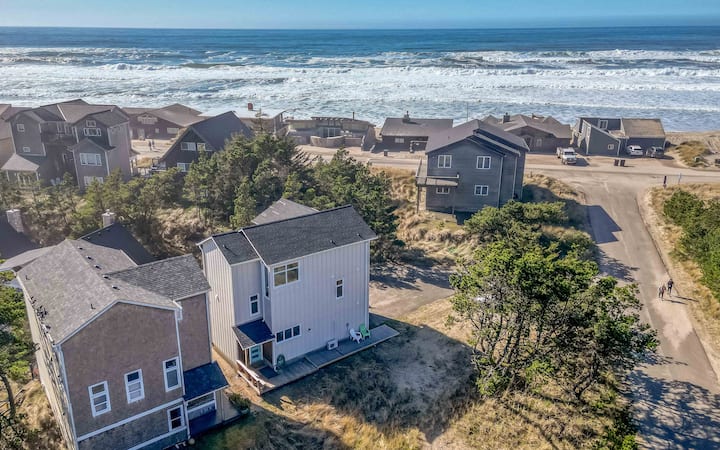 Remodeled, Ocean View, Hot Tub, Bonus Room - Pacific City, OR