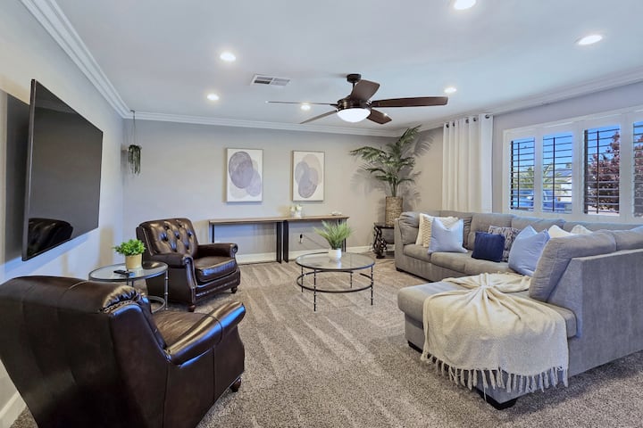  Prostran i privlačan dnevni prostor