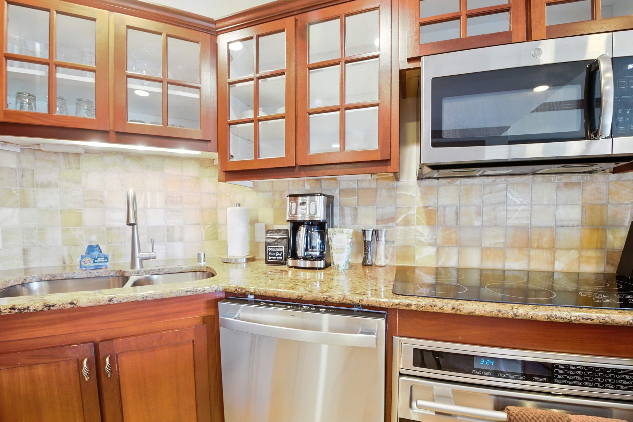 F303 - Steps to Beach, Pool, Shops & More w/ AC - Photo 7