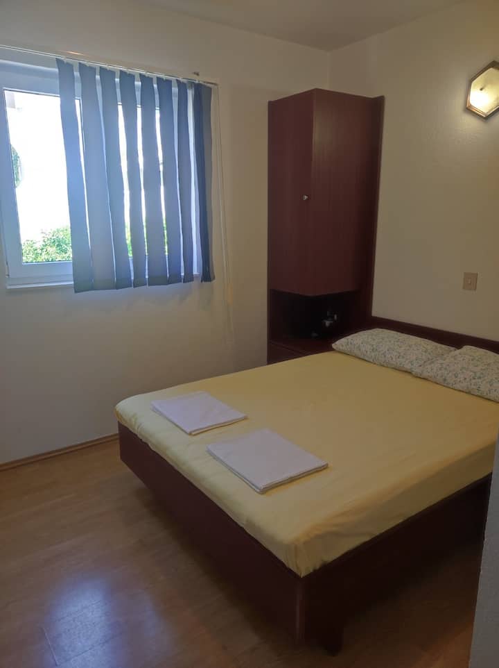 Bedroom 2, Surface: 8 m²