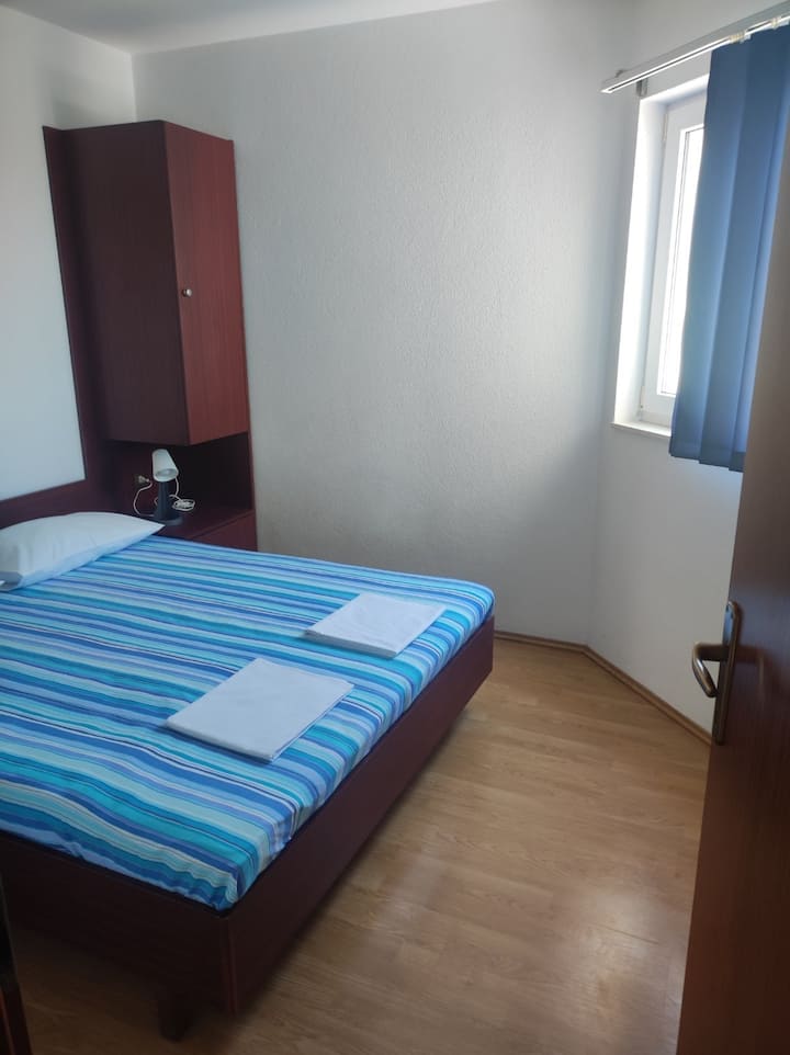 Bedroom 1, Surface: 9 m²
