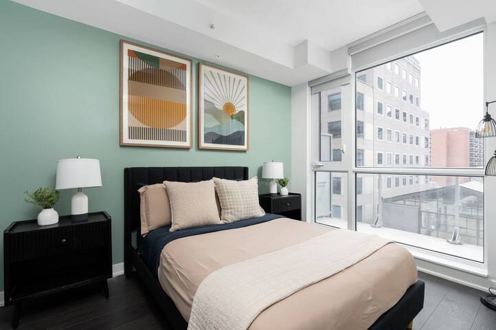 2BR 2BA Suite with Sofa Bed by Financial District gallery image 4