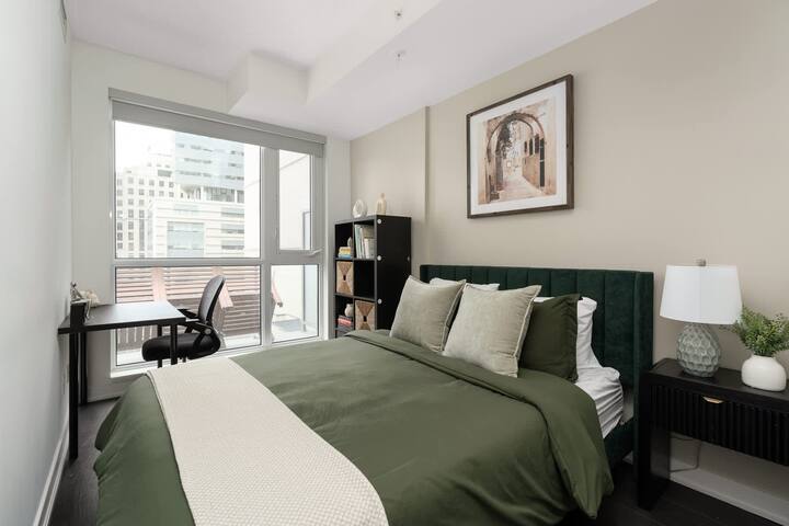 2BR 2BA Suite with Sofa Bed by Financial District gallery image 3