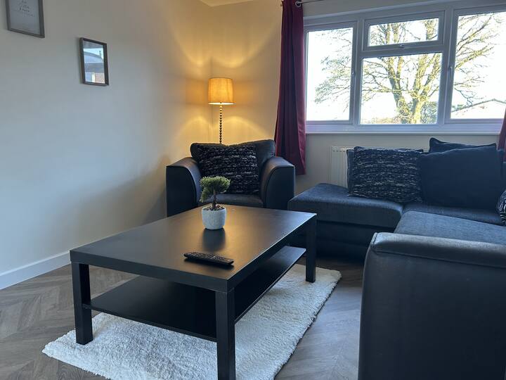3 Bed Near Gatwick Long Stays Discount! - Horsham