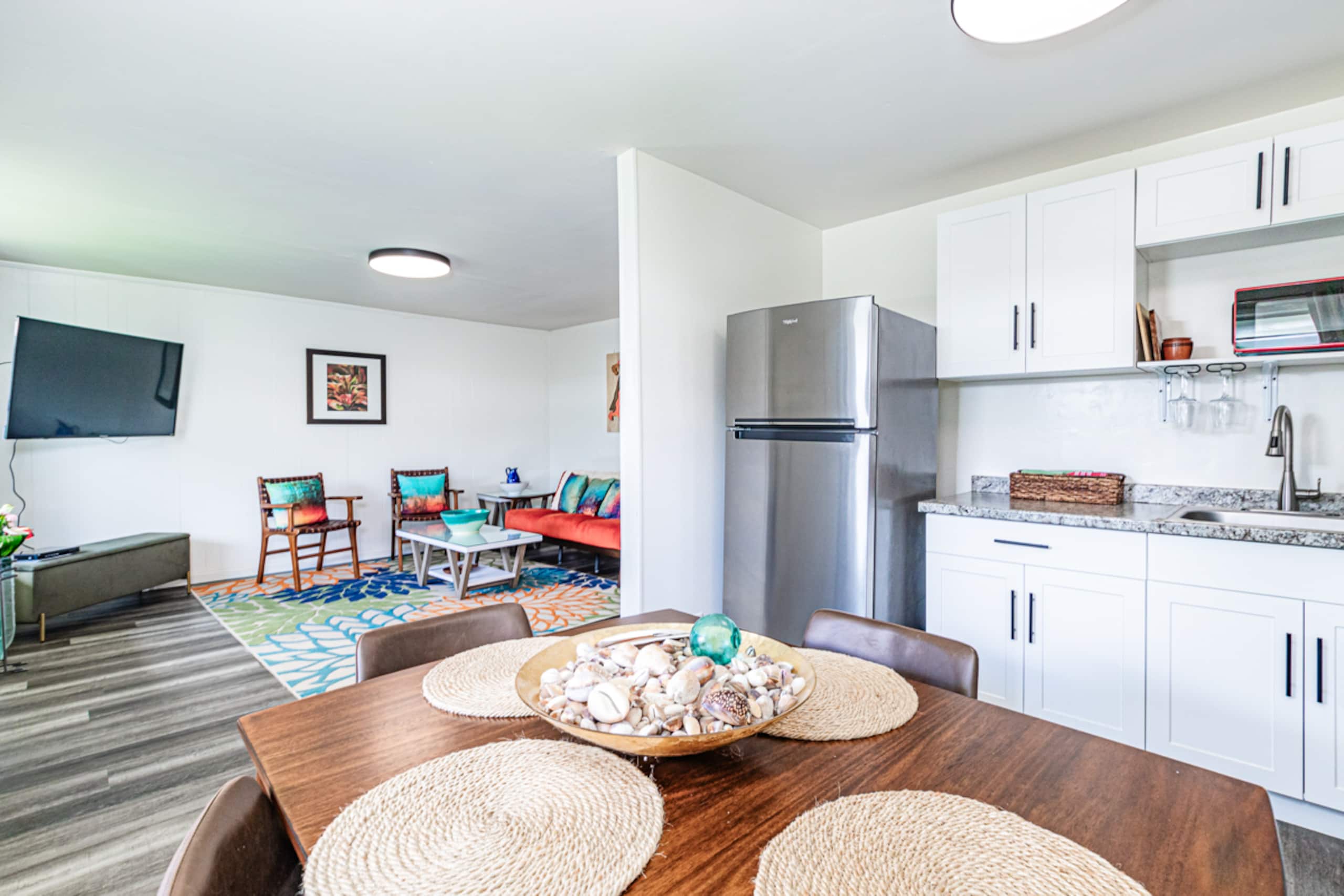 Condo in Hilo · ★4.8 · 2 bedrooms · 2 beds · 1 shared bath - Image 13