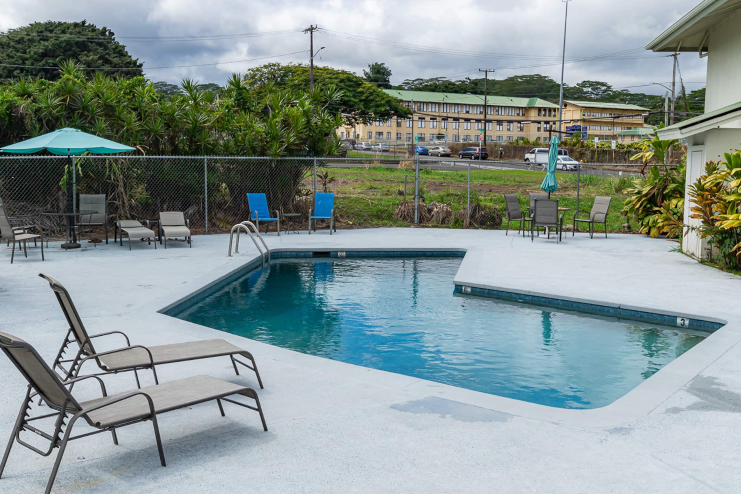 Condo in Hilo · ★4.8 · 2 bedrooms · 2 beds · 1 shared bath - Image 32